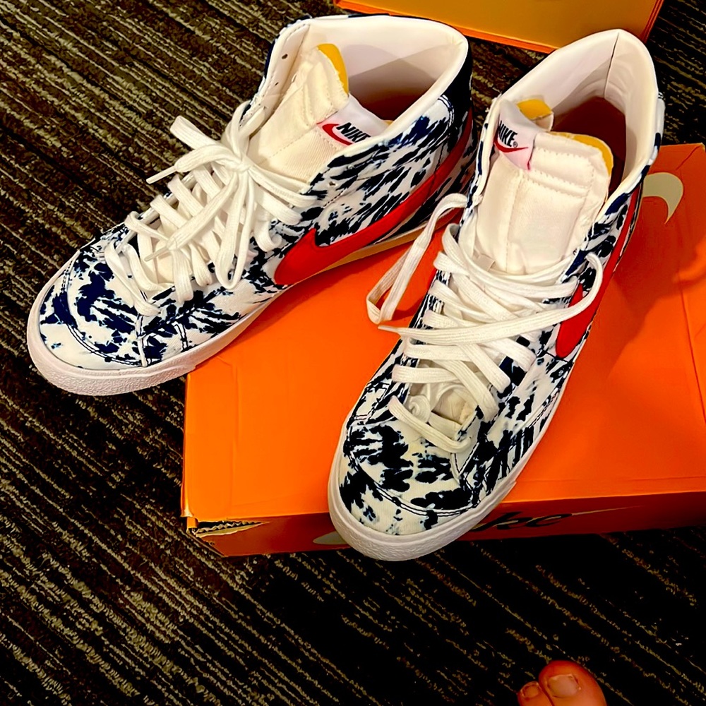 BLAZER MID '77 VINTAGE 'BLUE TIE-DYE'